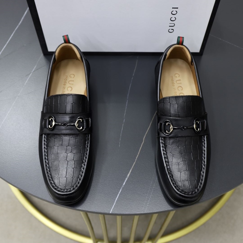 G*u*i leather shoes